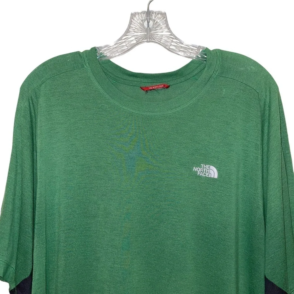The North Face Man T-shirt Size XL